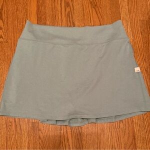 Vuori Clementine Skort Large Sage Green Pleated Athletic Tennis Golf